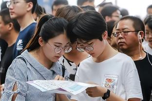 女记者回应乔伊-巴顿：我看西汉姆的第一场比赛还是在乔伊出生前